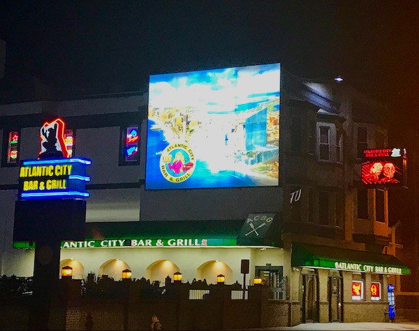 The outside of a restaurant at night