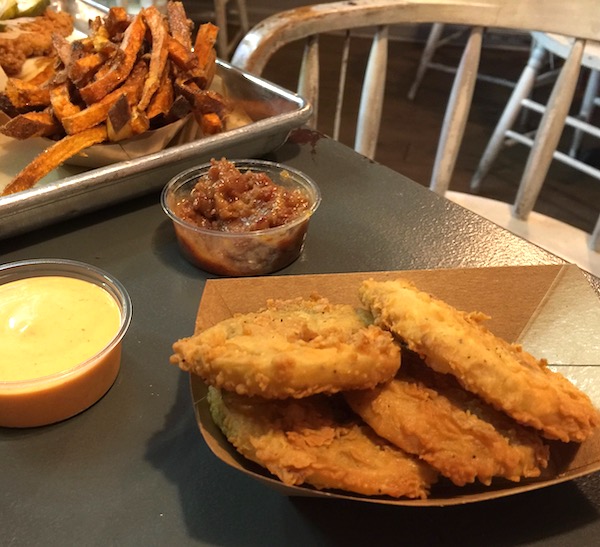 Fried Green Tomatoes with Sauce