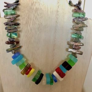 Multicolor glass and freshwater pearl necklace.