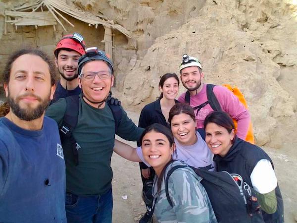 Group photo of people on the hiking tour Israel by Foot