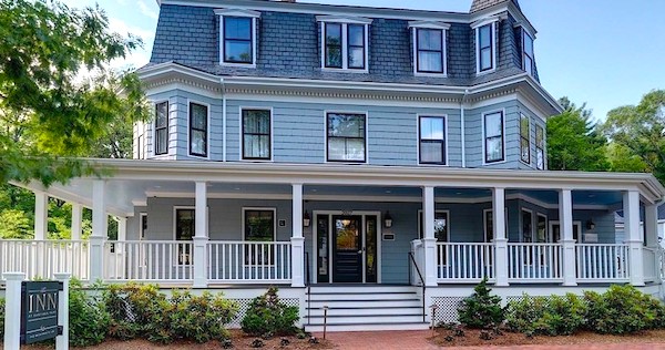 A hotel where the Inn at Hastings Park Wine Dinners are held.