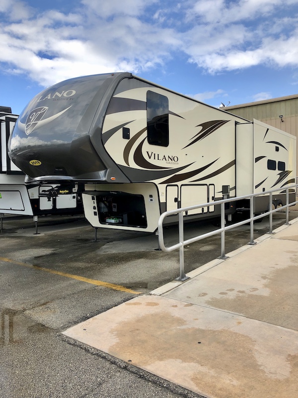 A large 5th Wheel RV from Buying An RV Warranty
