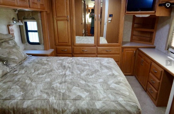An RV bedroom from Happy Campers