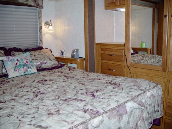 An RV bedroom from Happy Campers