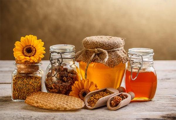 Jars of honey from Awesome New Products
