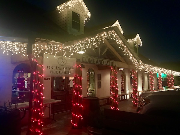 A restaurant decorated for Christmas near the Holocaust Museum Houston