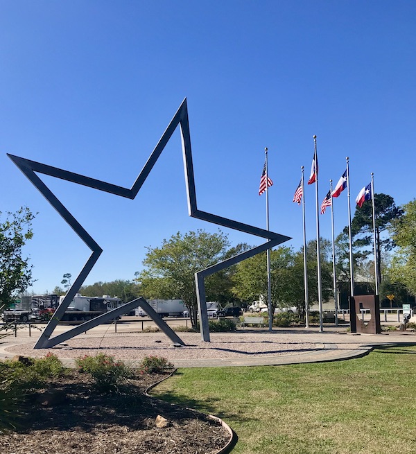 Texas at Last! The lone star sculpture welcomes us to Texas.