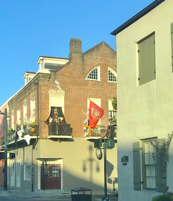 Tidbits of Life in New Orleans a house decorated for Halloween.