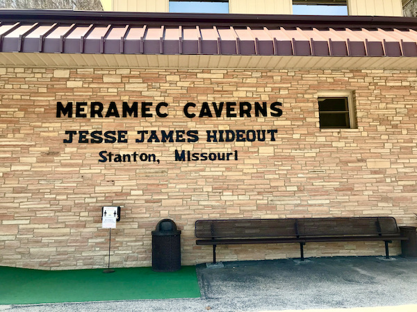 A beige stone building that is the entrance to Meramec Caverns Stanton Missouri