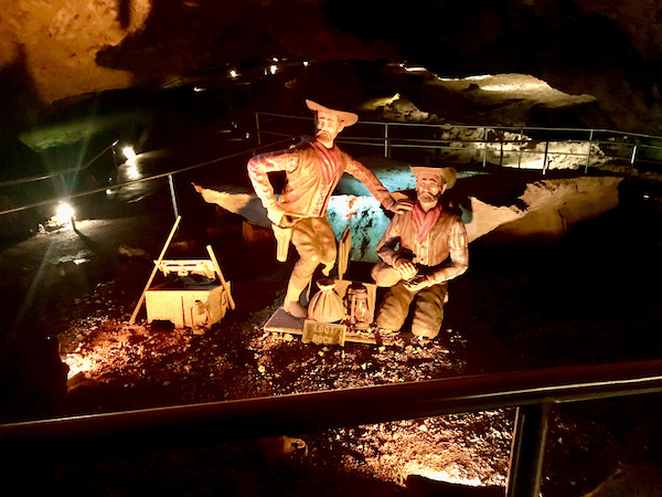 Statues of two outlaws inside Meramec Caverns Stanton Missouri