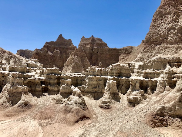 Badlands-National-Park-SD-4.jpeg