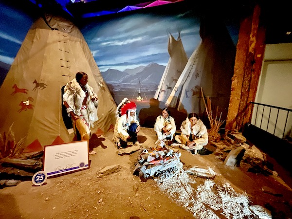 National Presidential Wax Museum Keystone SD figures of native Americans council of war.