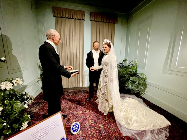National Presidential Wax Museum Keystone SD figures of President Cleveland and Frances Folsom being married in the White House
