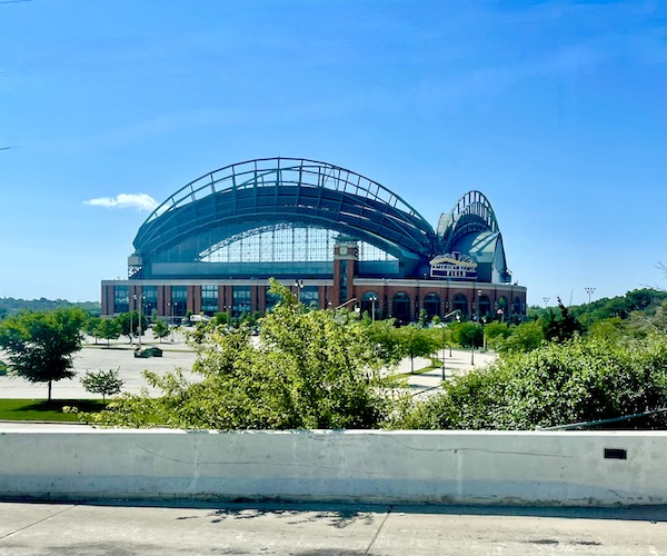 Baseball stadium that's home to the Milwaukee Brewers