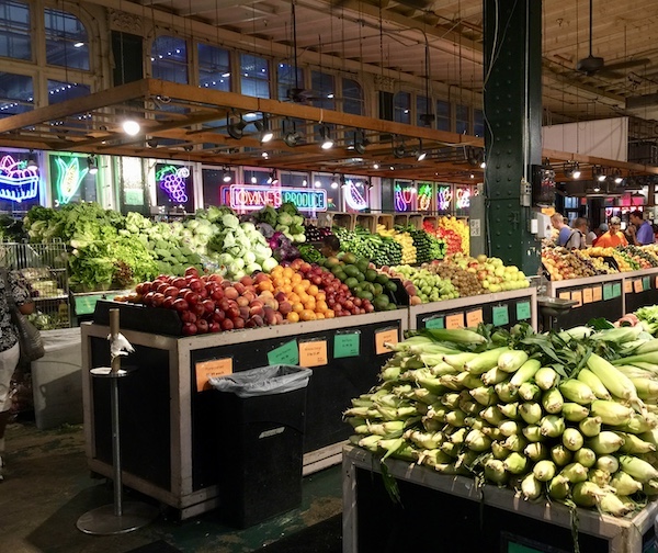 I Love to Feed People produce from Reading Terminal Market
