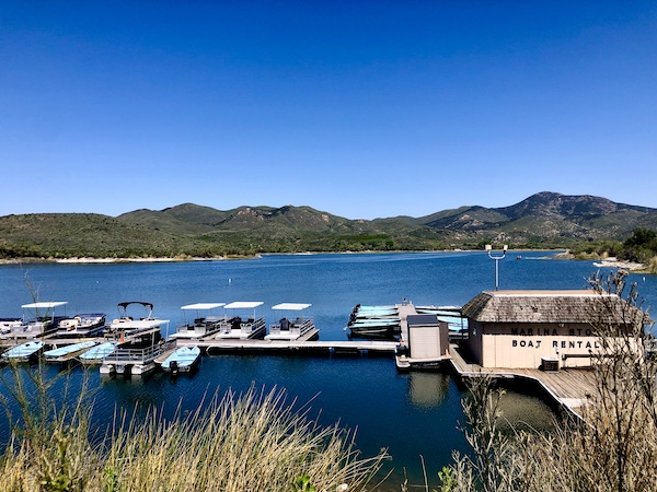 Lake Skinner Temecula CA boat rental and boats tied to floating piers.