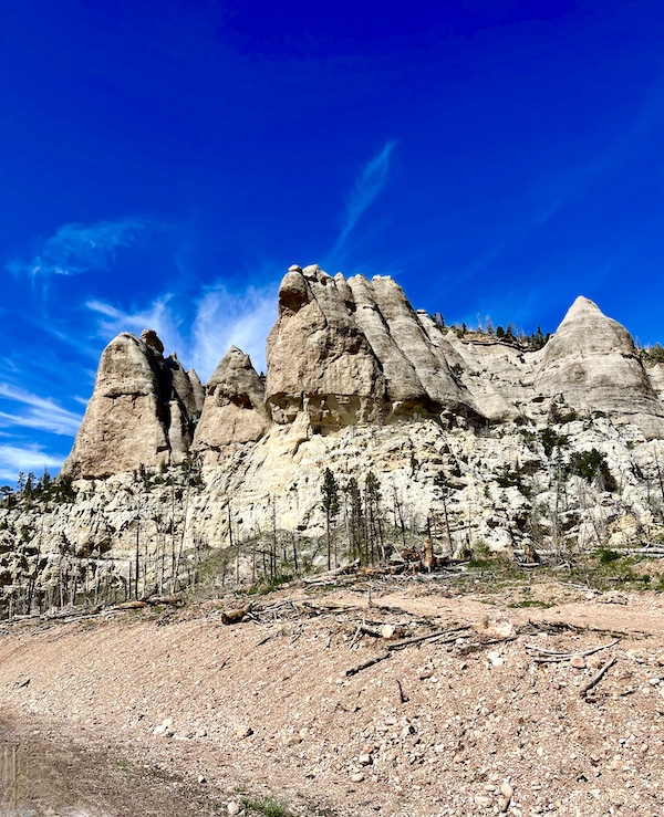 Gray and white rock formation in Delightful Parowań Utah