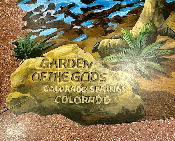 Painted rock with lettering welcoming us to the Garden of the Gods