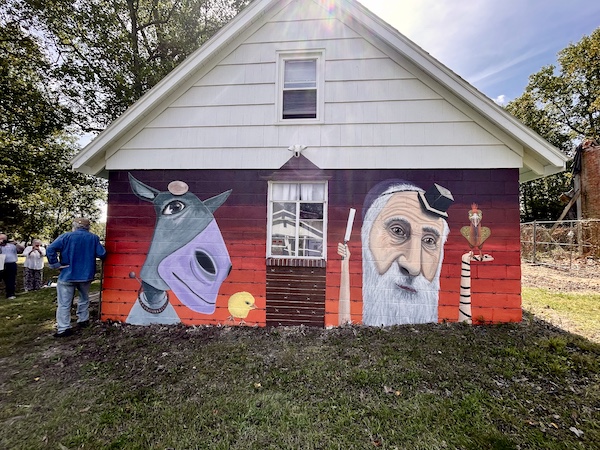 Mural depicting a mule, rabbi and bird at the Alliance Colony Pittsgrove NJ